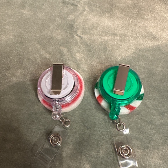 Christmas candy badge reel for name tags - Picture 2 of 2